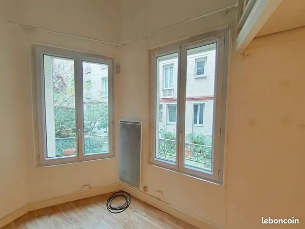 Studio 1 pièce 20 m² 