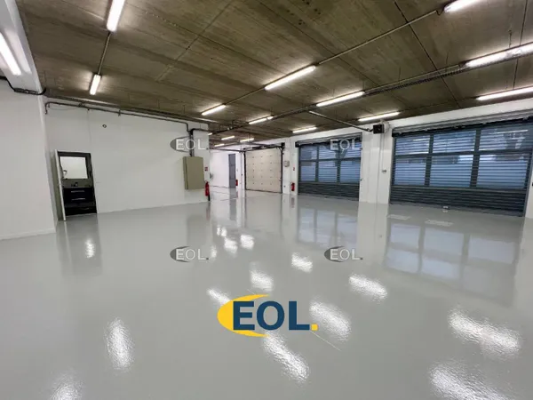 Local d'activité 212 m² 