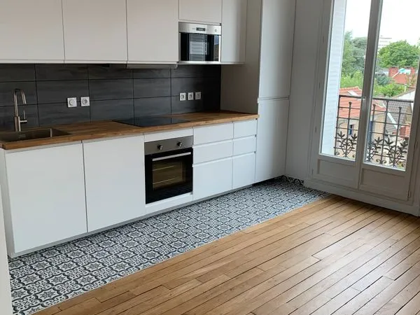 Appartement rénové Noisy-le-Sec quartier Centre ville - Gare 