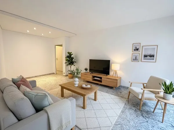 Antibes Centre-ville, secteur Albert 1er, appartement 3 pièces traversant et climatisé, belle 