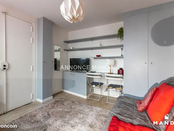Studio 1 pièce 14 m² 
