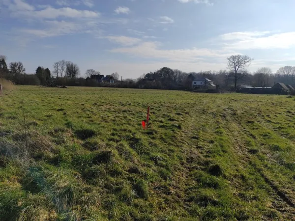 Terrain 670 m² 
