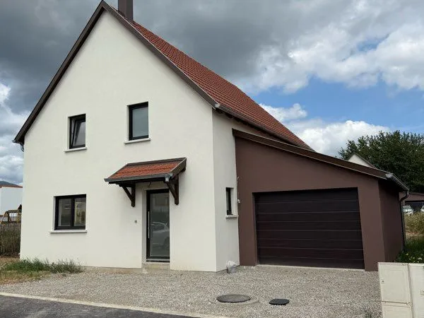 Maison individuelle avec garage ( 126m2 + 25m2 ) 