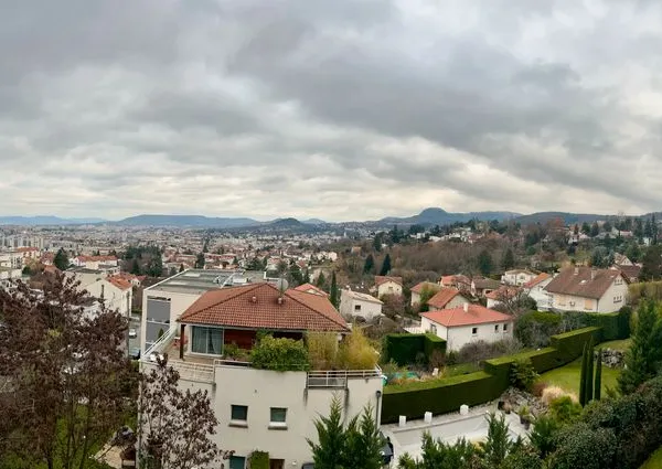 A louer F4 Vue dégagée 