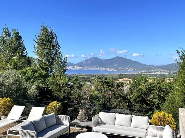 Maison 5 pièces 150 m² 