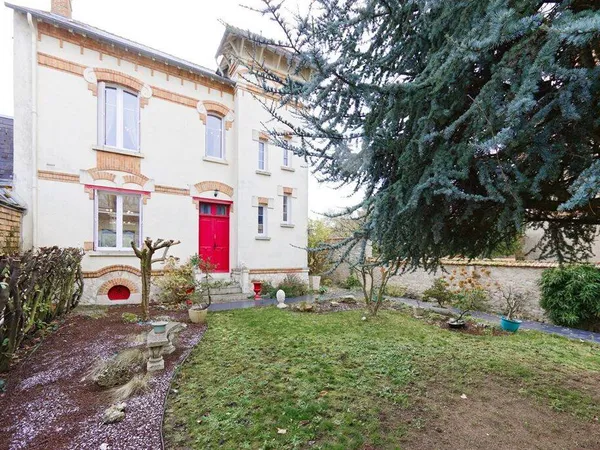 Maison 8 pièces 203 m² 
