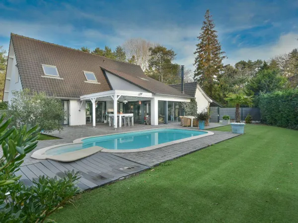 Maison 9 pièces 205 m² 