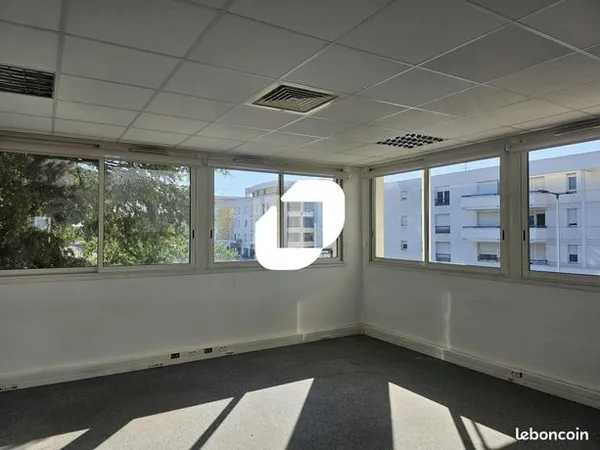 Bureaux 228 m² 