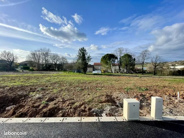 Terrain 685 m² Puygouzon 