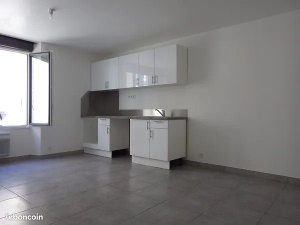 T2 RDC à louer à l'année de 40 m² 