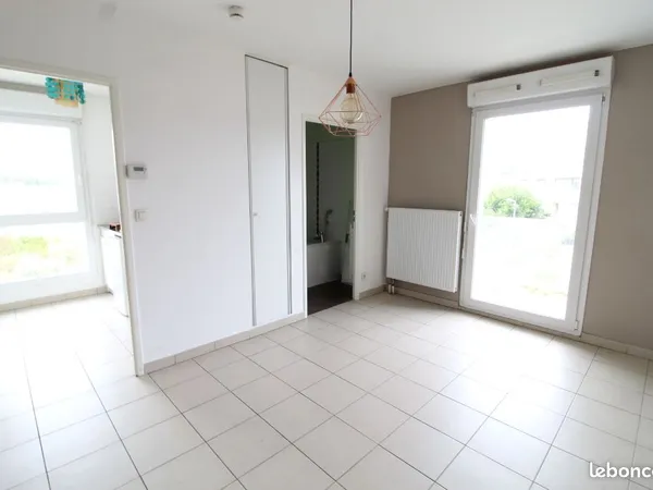 Studio 1 pièce 24 m² 