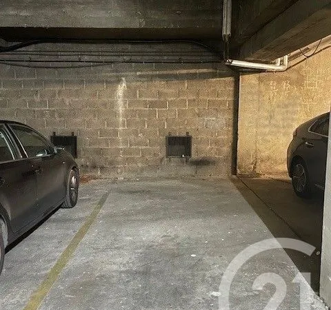 Parking 12 m² 