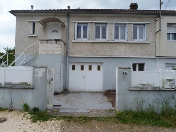 Vierzon -Village - Maison mitoyenne T4 - 3 chambres 