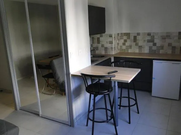 Studio 1 pièce 26 m² 