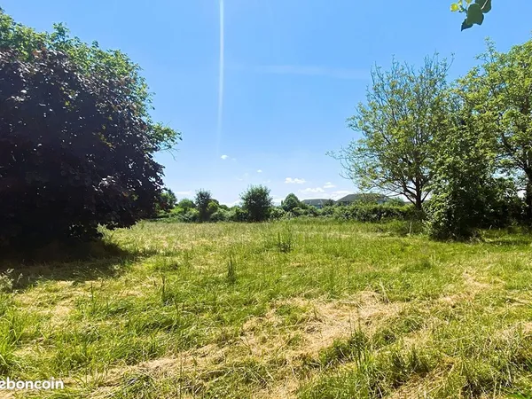 Terrain 699 m² LESCAR 