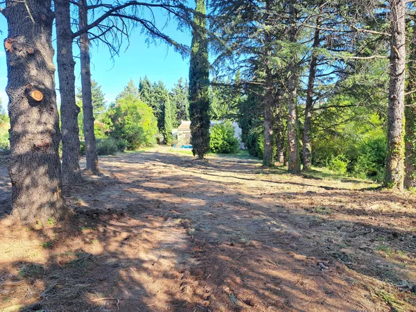 Parcelle prête à bâtir à Pélissanne 