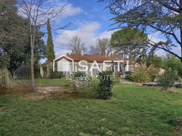 Maison de plain pied sur un terrain de 1500m² 
