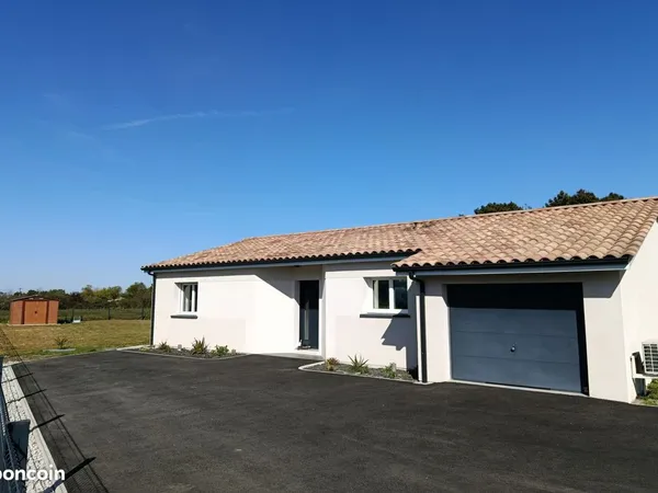 📍 Maison récente 2022 - 94 m² - Grand terrain 1400 m² clôturé Talais 