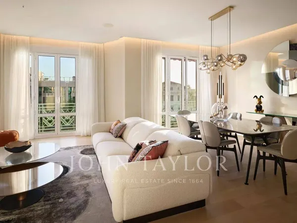 Appartement 4 pièces 145 m² 