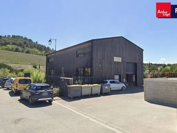 Local d'activité 320 m² 
