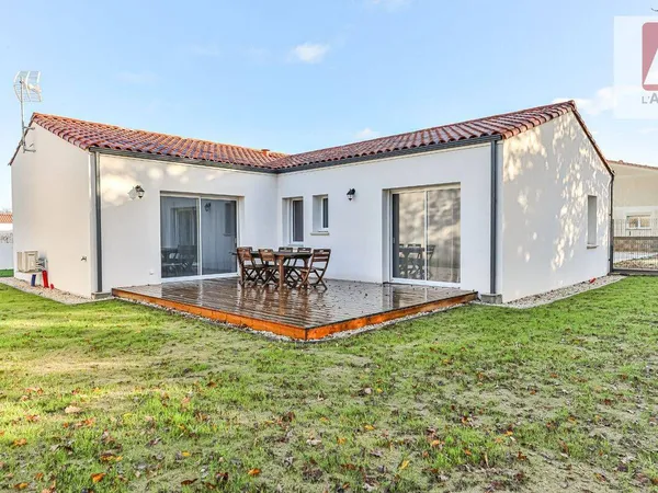 Maison de plain-pied 4 pièces 99 m² 