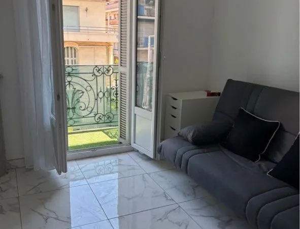 Loue chambre individuelle en collocation à la semaine 