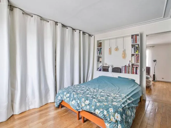 Loue 3 pièces 2 chambres 67m² meublé à Montmartre Paris 18ème 