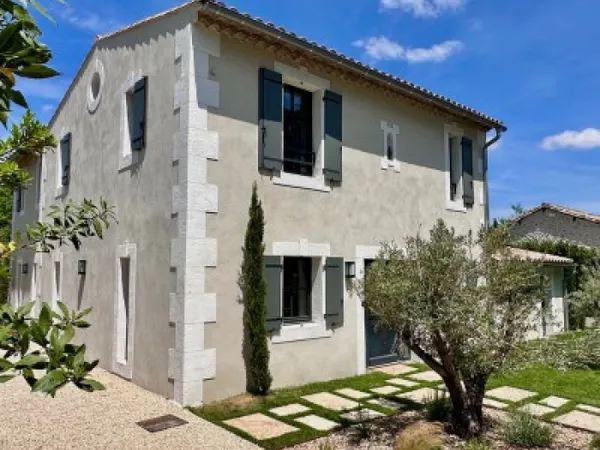 VILLA MAIOU — Au coeur du village d'Eygalières 