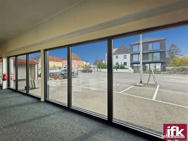 Local 246 m² 
