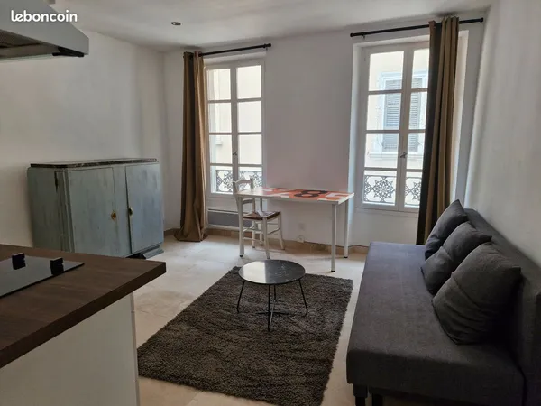 Studio meublé 