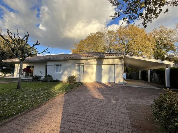 Maison de plain-pied 5 pièces 133 m² 