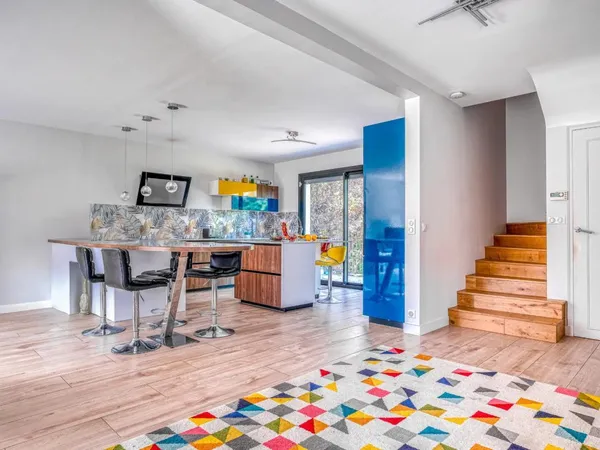 Maison de 8 pièces de 210 m² avec jardin - Livry-sur-Seine 