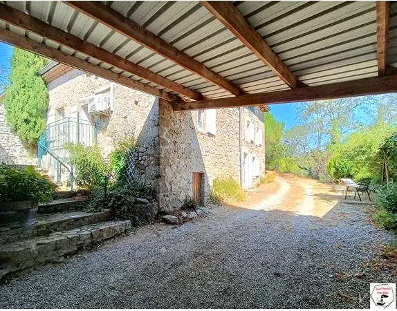 Maison - 285.84m ²
