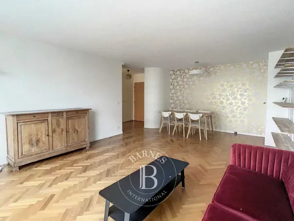 Le service location de la Maison BARNES vous propose ce bien : 