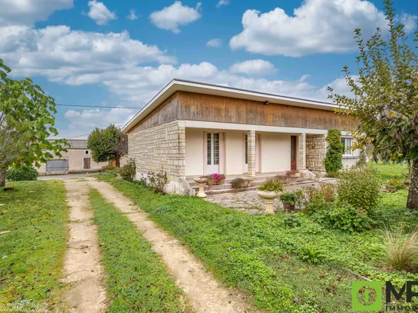 Saint Aubin sur plus de 3 hectares maison 5 pièces dans corp 