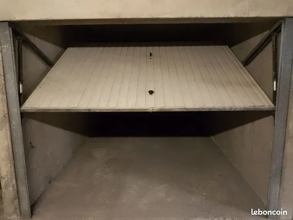Box sécurisé à louer - centre-ville Saint-Denis (93) 