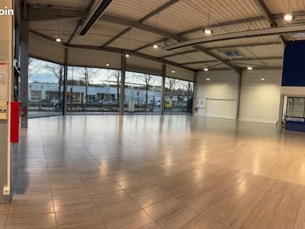 Local commercial 1 450 m² 