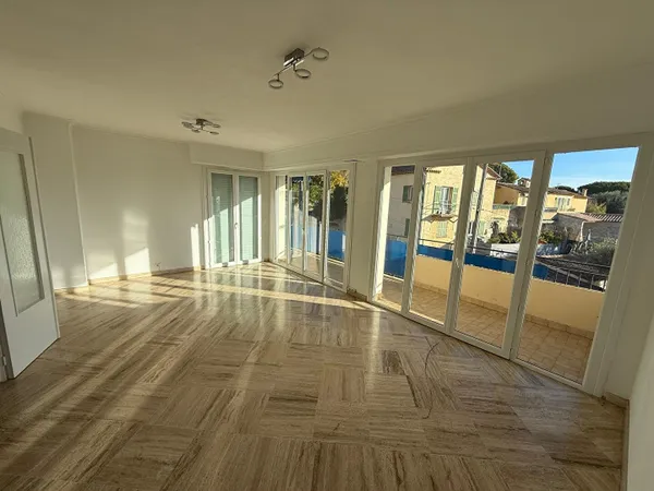 Appartement Vence 3 pièce(s) 77.55 m2 - terrasse - garage et cave 