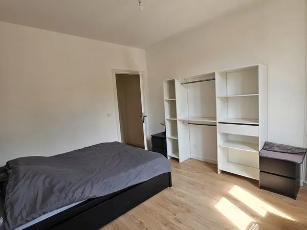 Colocation Maison , Chambre avec salle d'eau et wc privative 