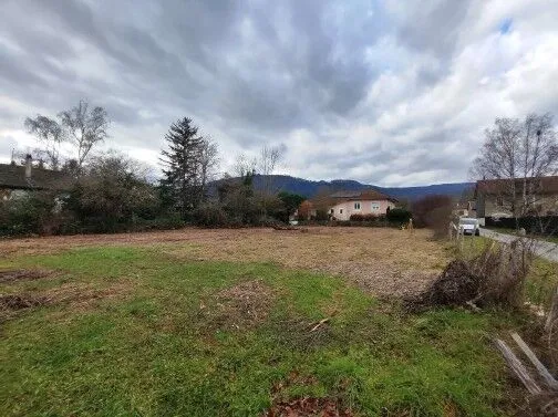 Terrain à bâtir de 658m² - viabilisé - libre constructeur 