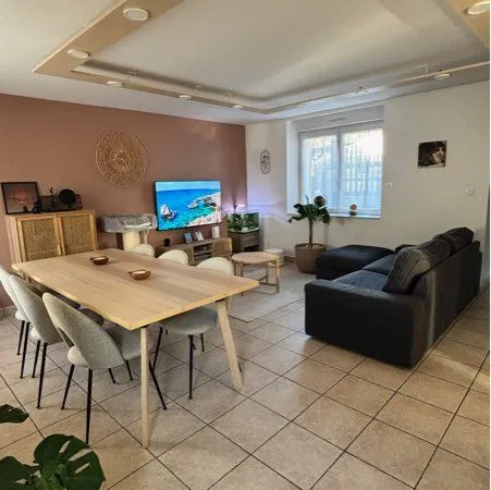 Maison familiale avec garage | Lac, commerces et écoles à pied 