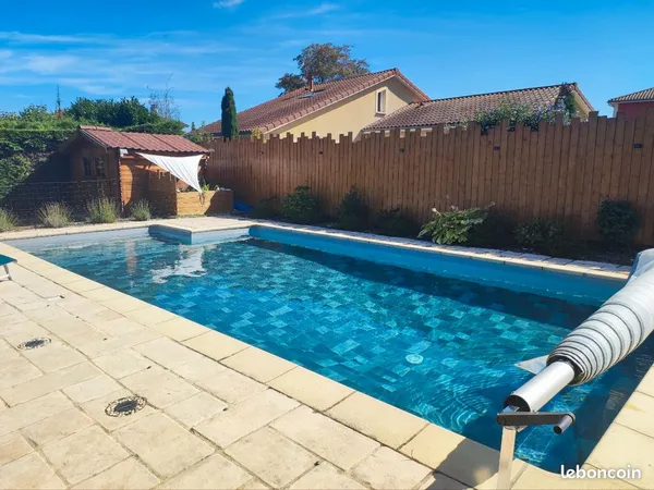 Maison 128 m² avec piscine rénovée - Saint-Marcellin-en-Forez 