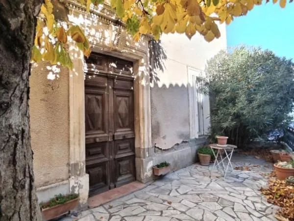 Maison F6 (310 m²) à vendre 