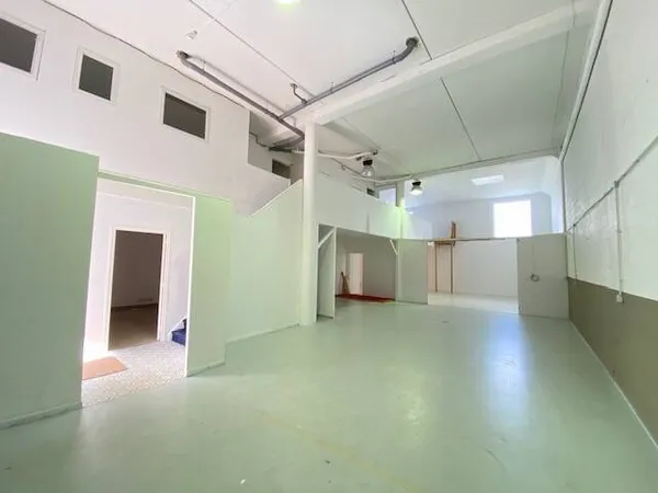 Local commercial 274 m² 