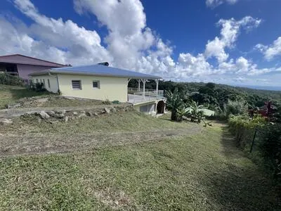 Maison avec vue mer sur sainte Luce 