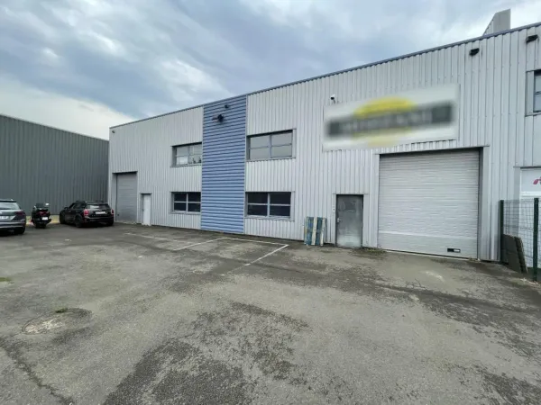 Locaux d'activité à vendre ou à louer à HERBLAY 95220 