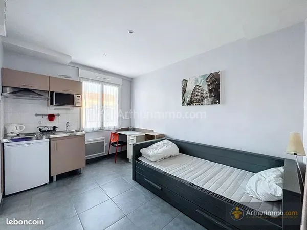 Studio 1 pièce 16 m² 