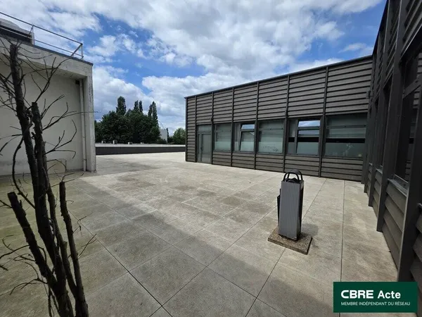 Bureau 220 m² 