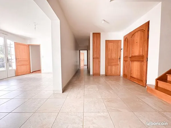 Maison 8 pièces 196 m² 