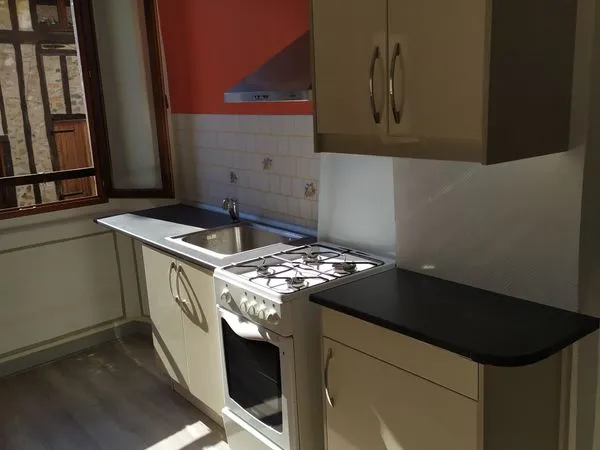 T2 lumineux 2ème étage 